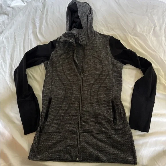 lululemon athletica Black and Gray Hoodie women’s size 8 - Picture 4 of 6